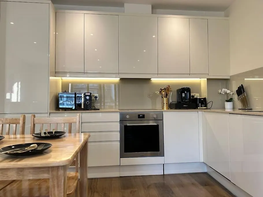 Stylish Riverside Apartment London