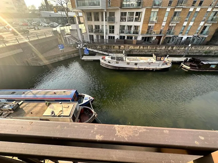 Stylish Riverside Apartment London
