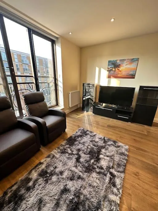 Stylish Riverside Apartment London