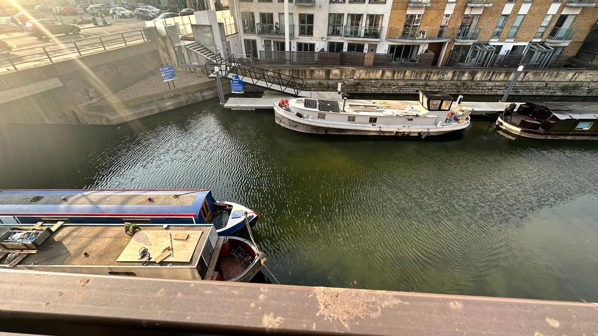 Stylish Riverside Apartment London