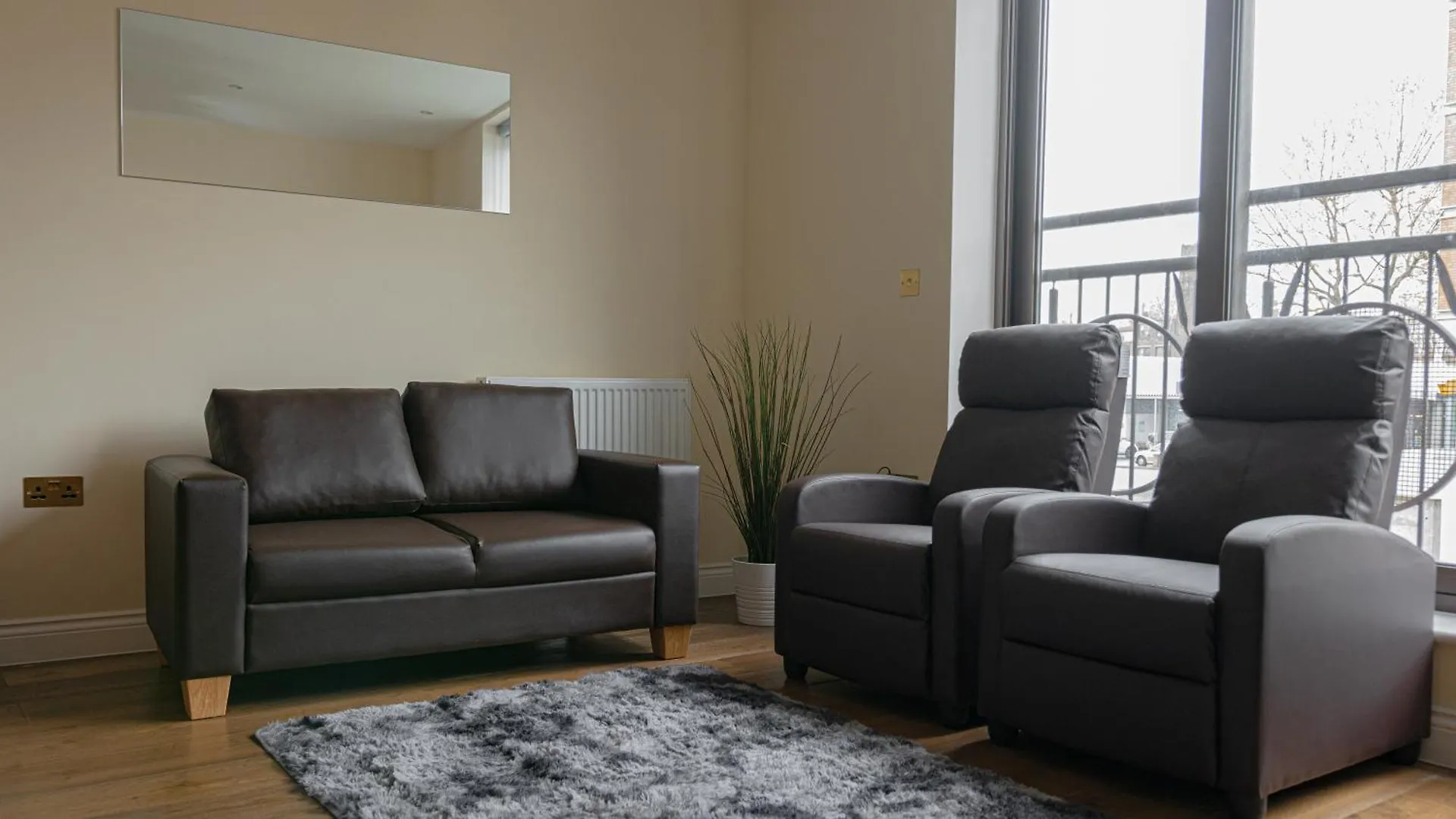 Stylish Riverside Apartment London